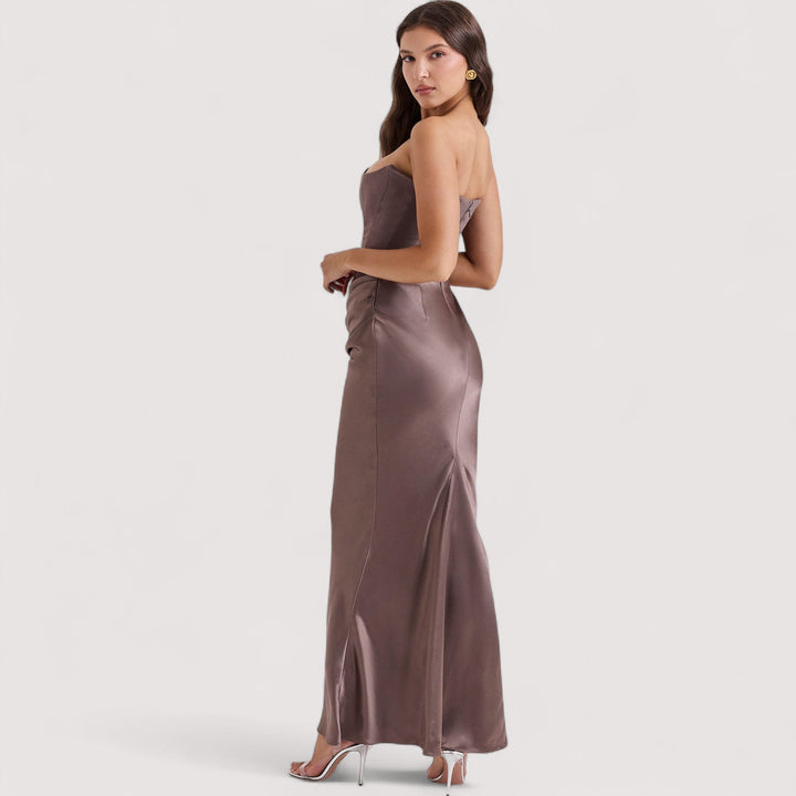 Brunhild™ | Sukienka Carmen
